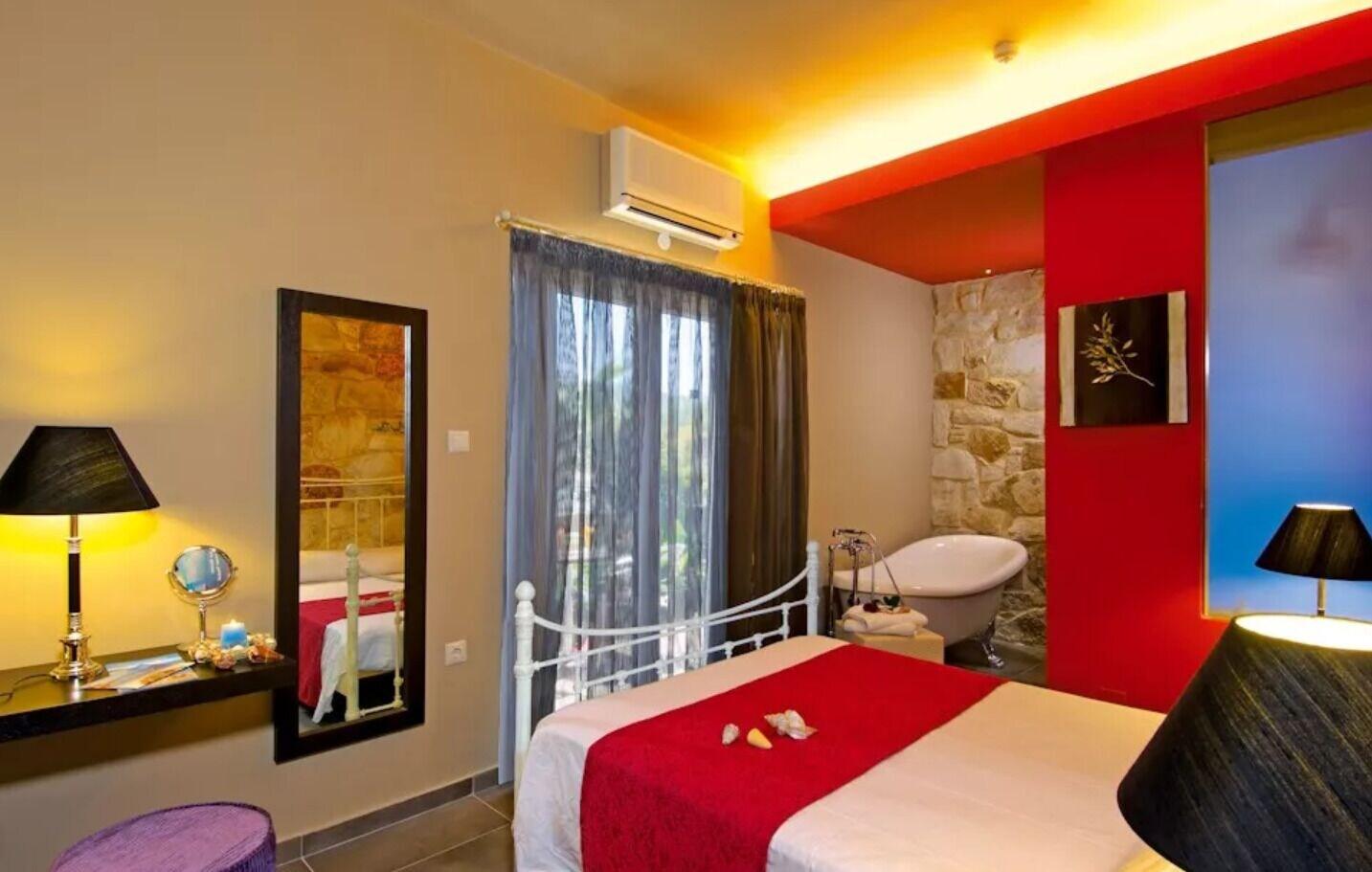 Mistral Hotel - Singles Only Maleme المظهر الخارجي الصورة