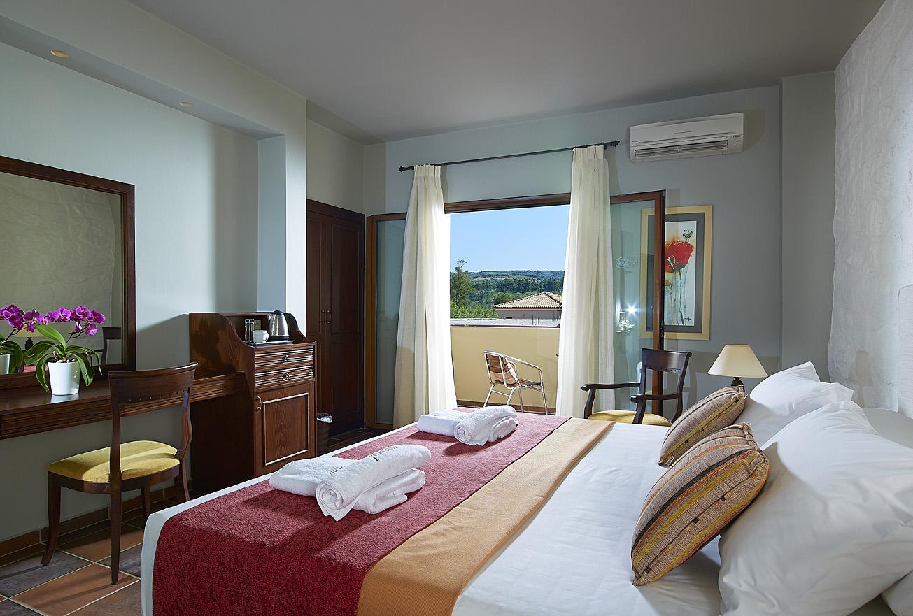 Mistral Hotel - Singles Only Maleme المظهر الخارجي الصورة